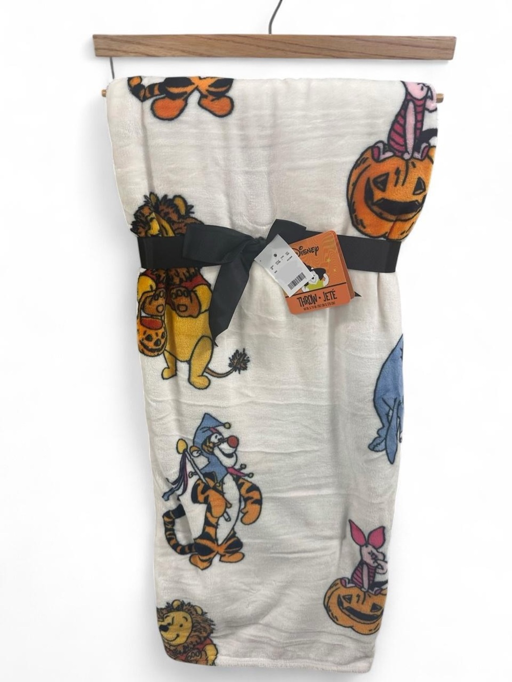 Disney Winnie the Pooh & Friends Halloween Plush Throw Blanket